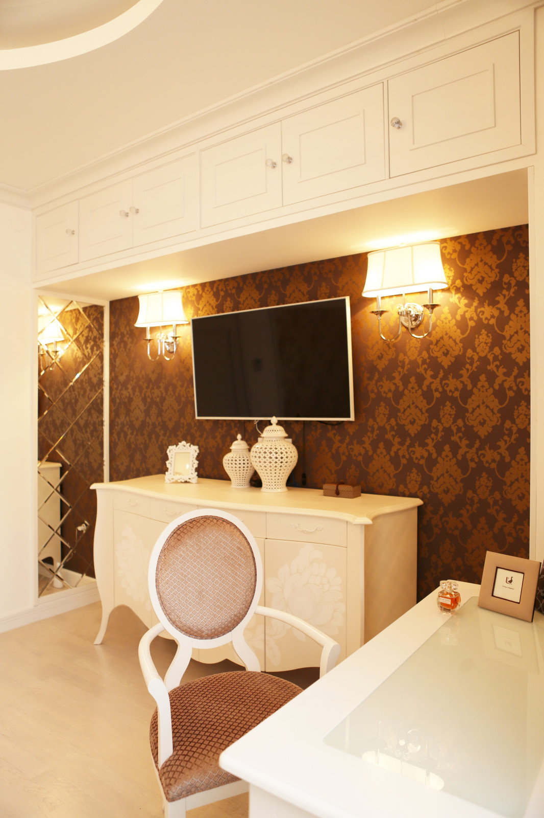 Элегантность в радостных цветах