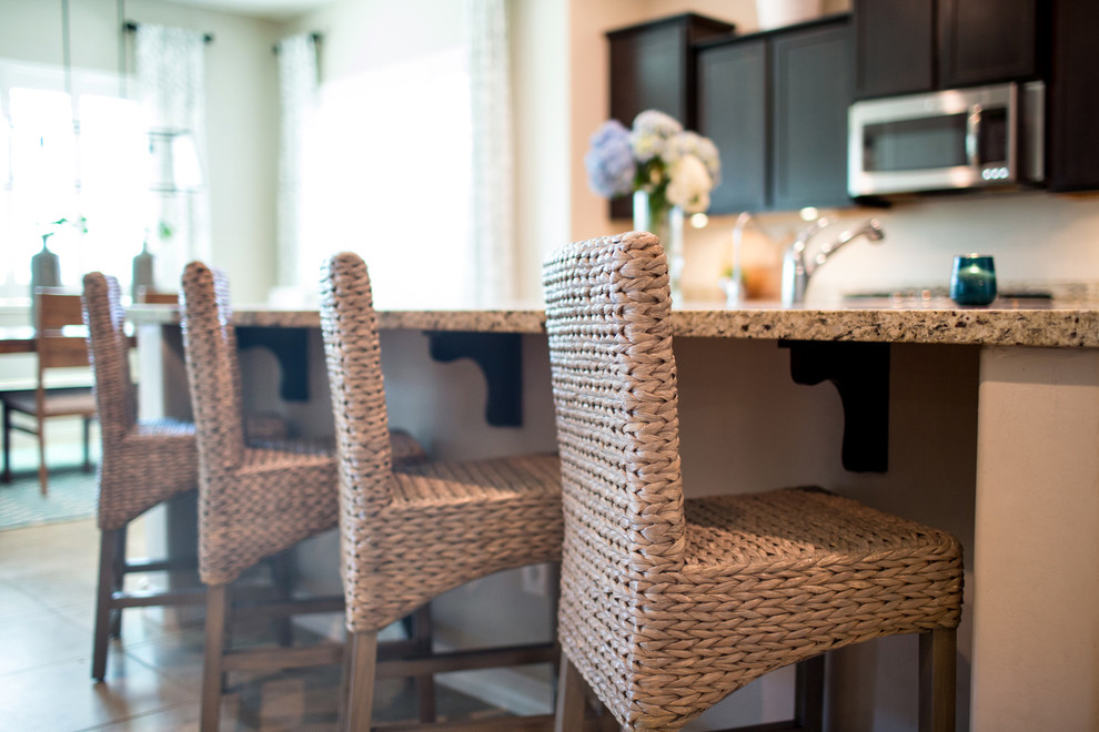 Example of a transitional kitchen design in Phoenix