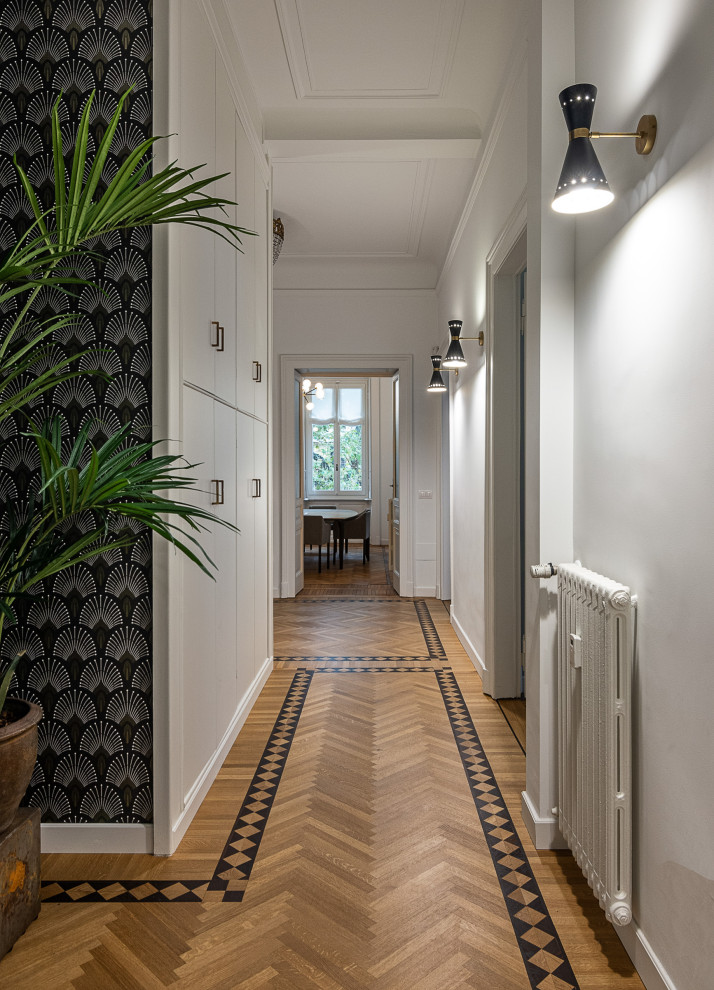This is an example of an expansive traditional home design in Milan.