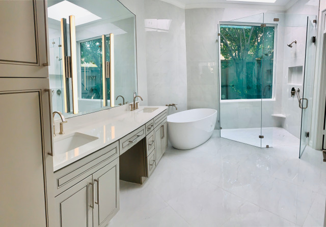 Master Luxury transitional-bathroom