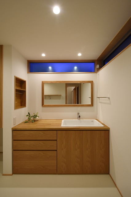豊川市　蔵子の家 scandinavo-bagno-di-servizio