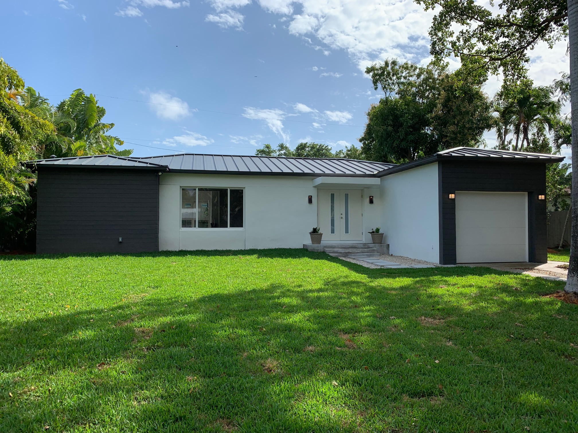 Inspiration for an exterior home remodel in Miami