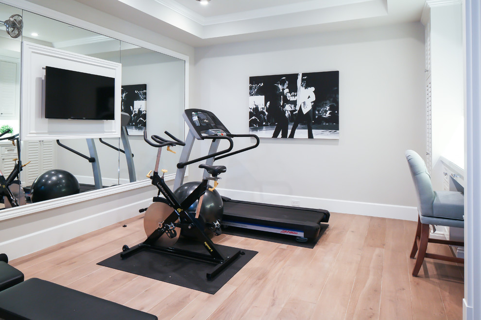 Design ideas for a beach style home gym in Orange County.