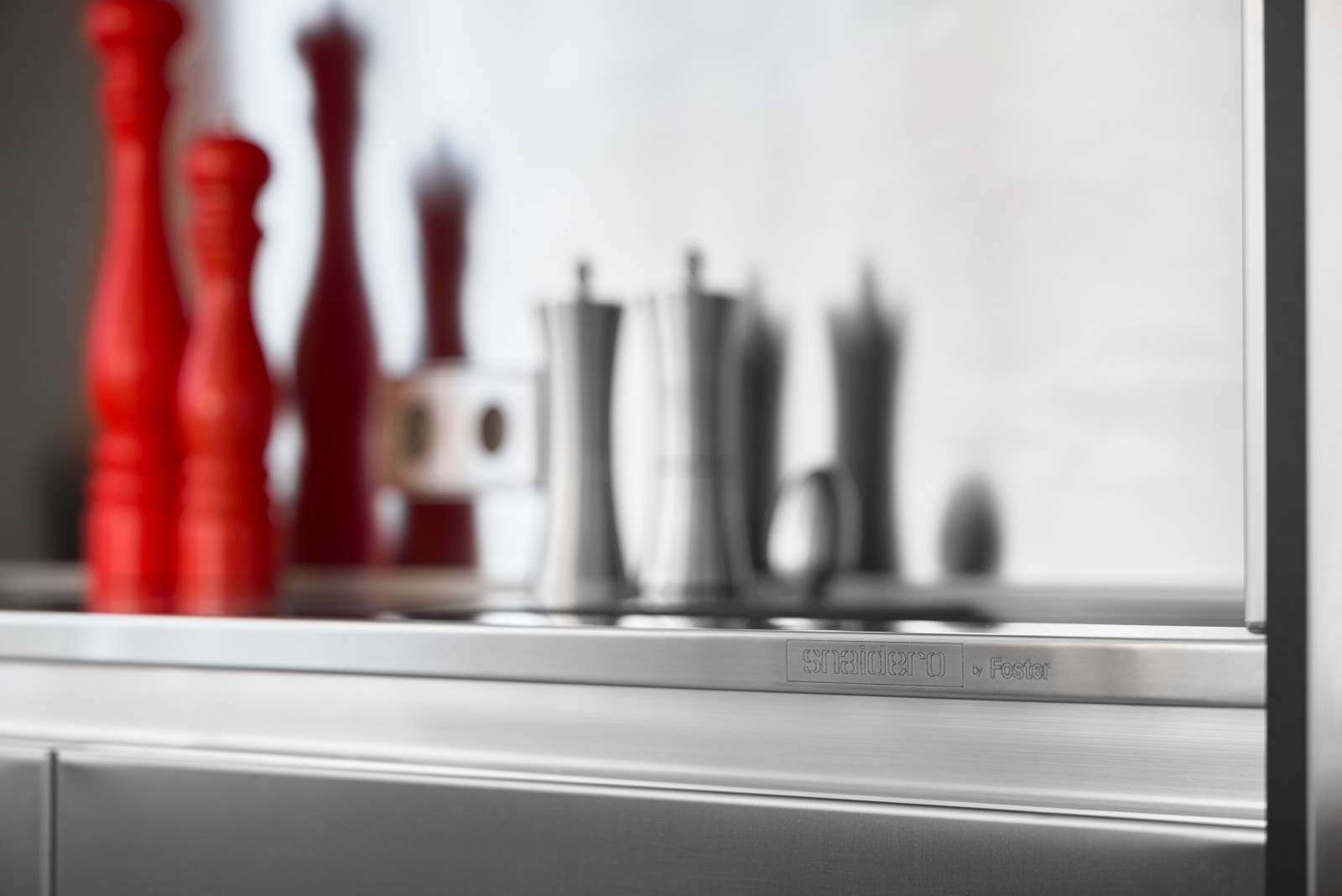 Кухня в металле