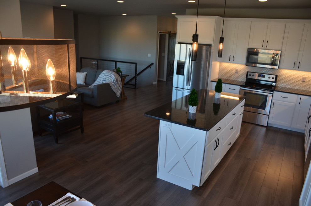 Home design - transitional home design idea