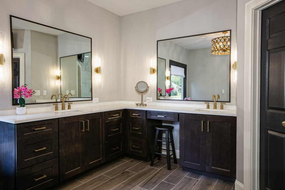 Inspiration for a large transitional home design remodel in Charlotte