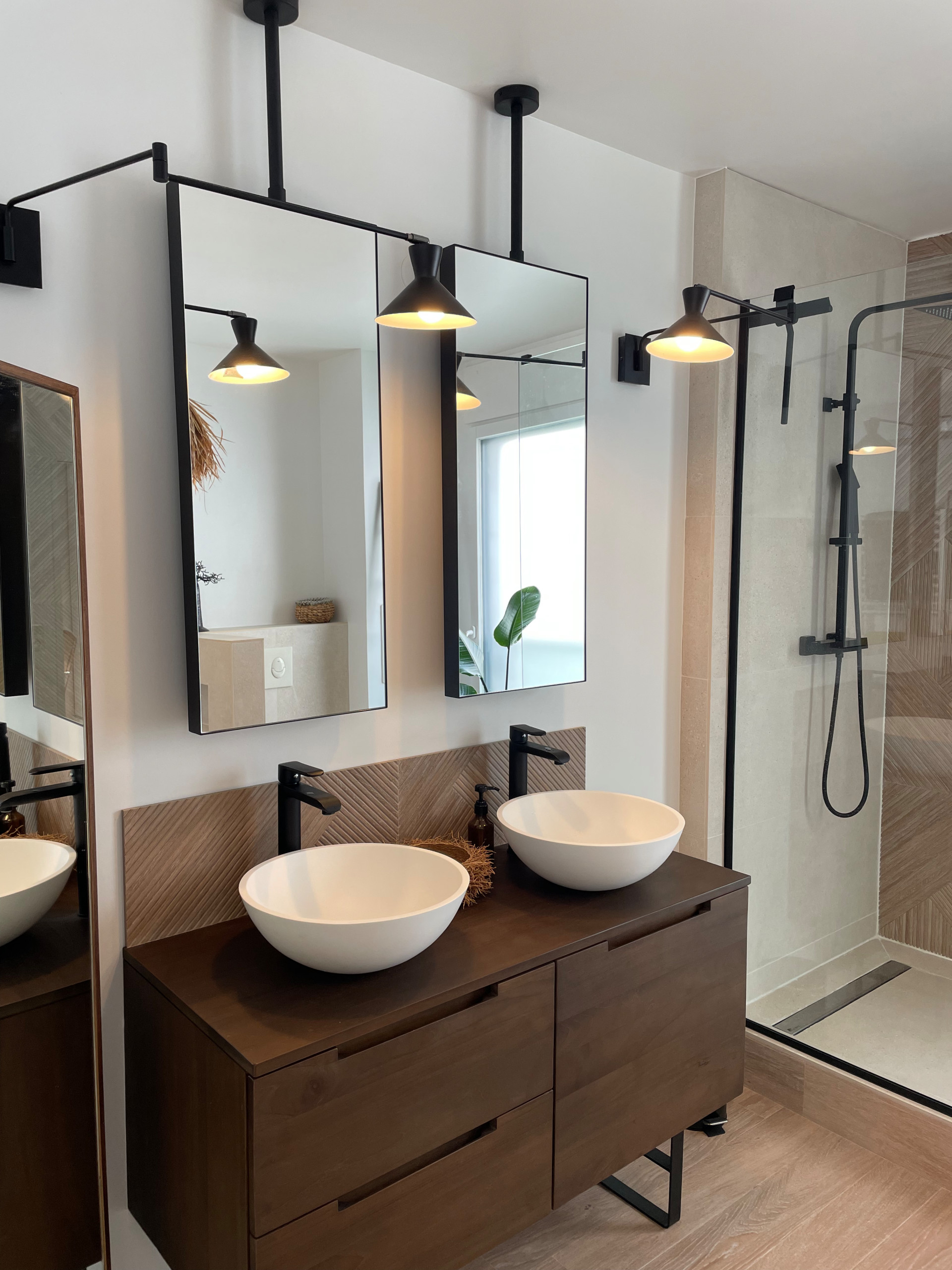 Double vasque en bois  massif et vasques à poser