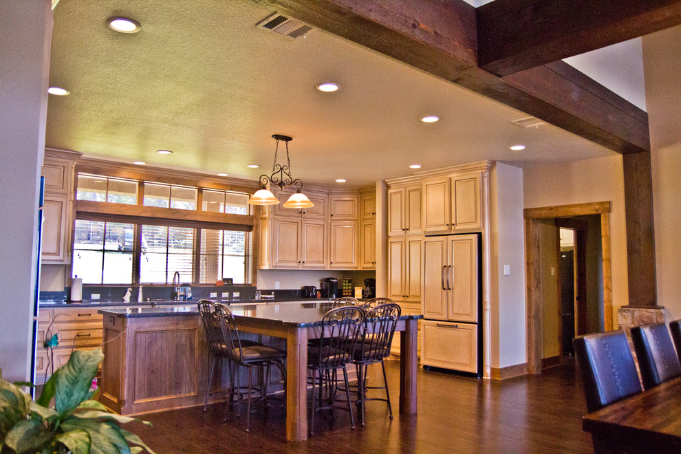 Example of a transitional kitchen design in Austin