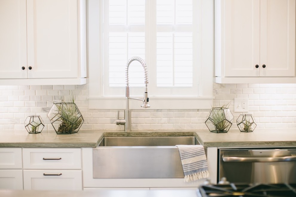 Kitchen - rustic kitchen idea in Orange County
