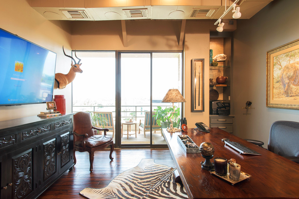 Inspiration for a transitional home design remodel in Austin