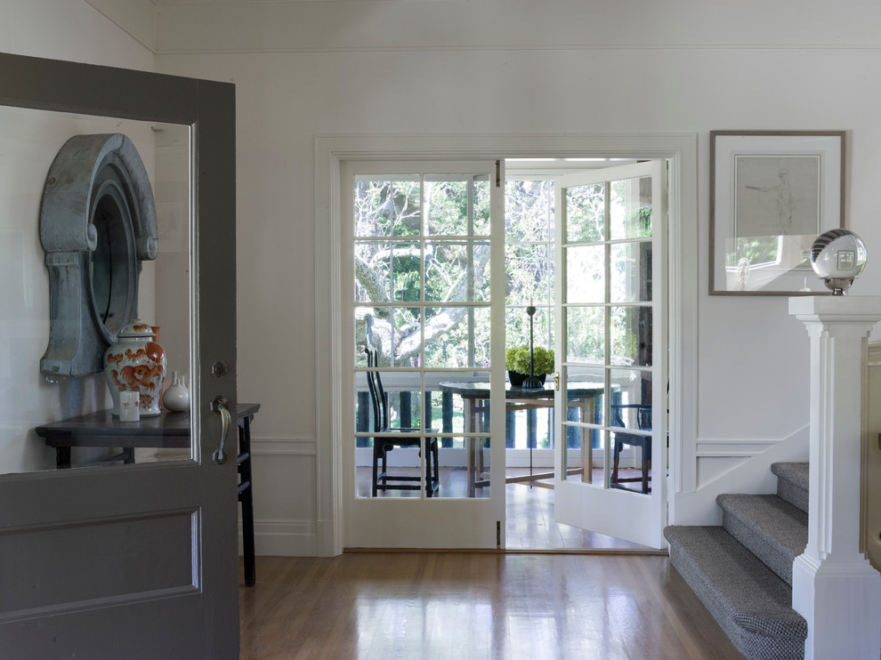 Design ideas for an arts and crafts entryway in San Francisco.