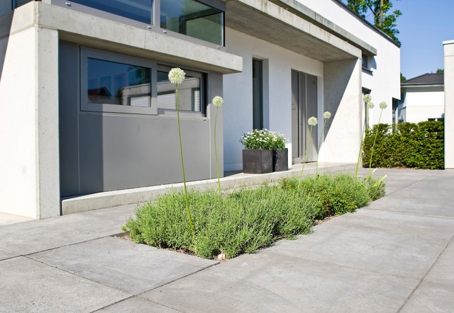 Privatgarten contemporaneo-terraza-y-balcon