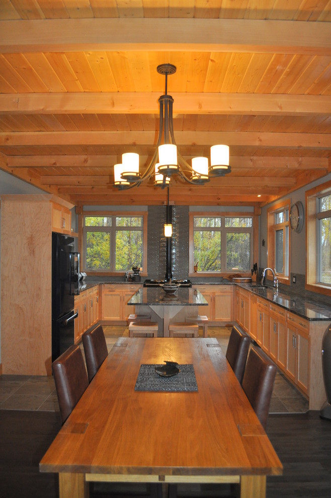 Inspiration for a traditional kitchen in Edmonton.