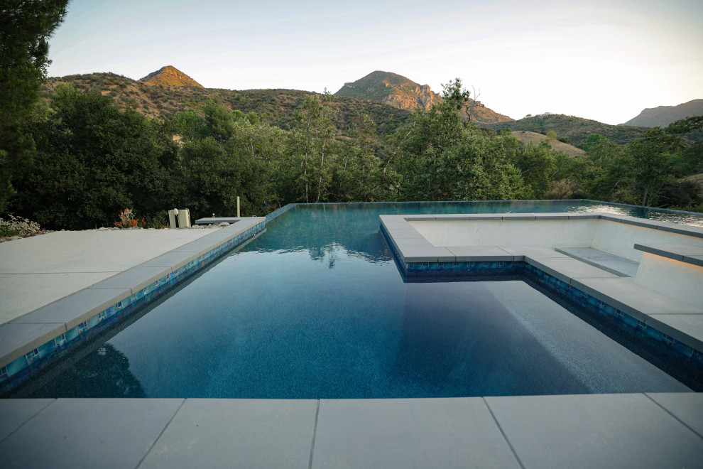 Agoura Hills New Build - Lobo Canyon