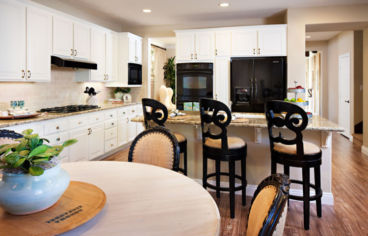 Photo of a contemporary kitchen in San Diego.