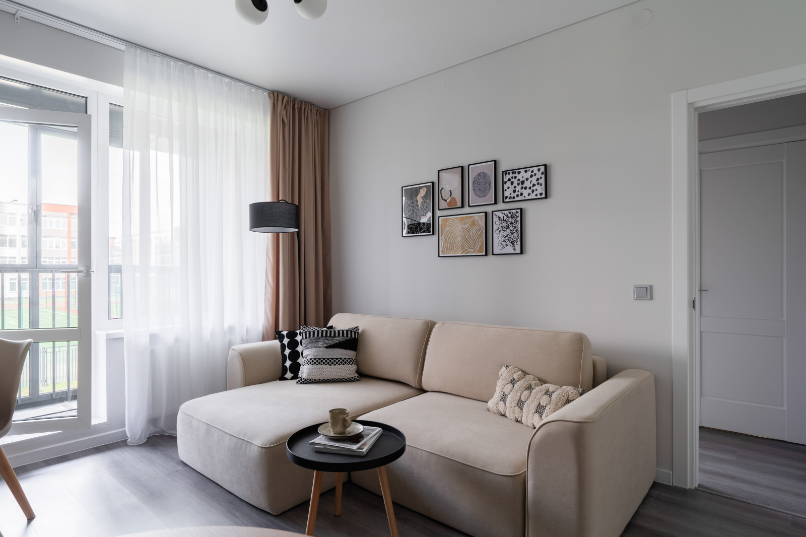 Парадный ансамбль, 2евро, 32м2