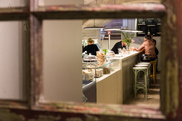 Can Miquel 14. Coffee & kitchen contemporary