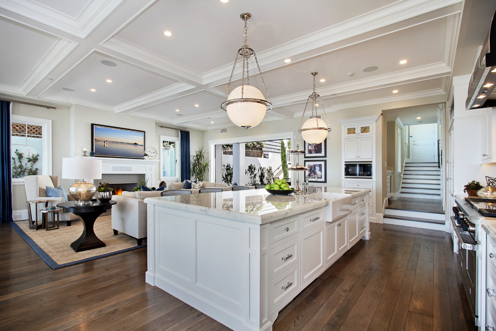 Example of a transitional kitchen design in Orange County