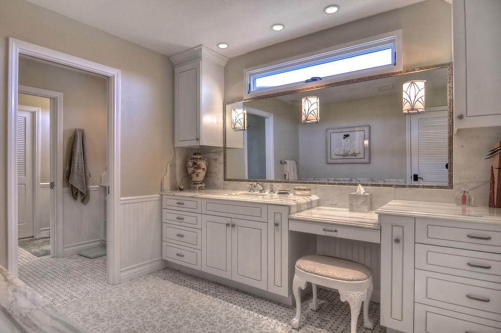 Bathroom - bathroom idea in Phoenix