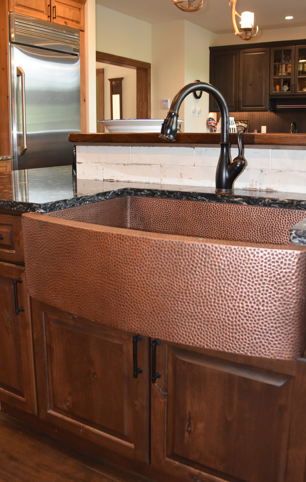 Kitchen - rustic kitchen idea