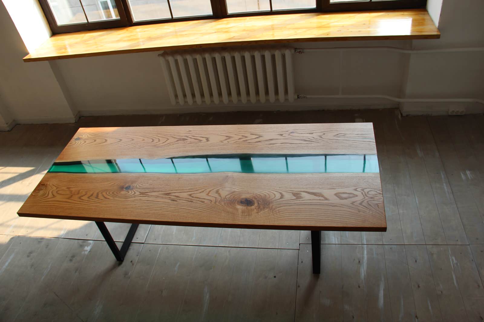 Стол-река с полимером