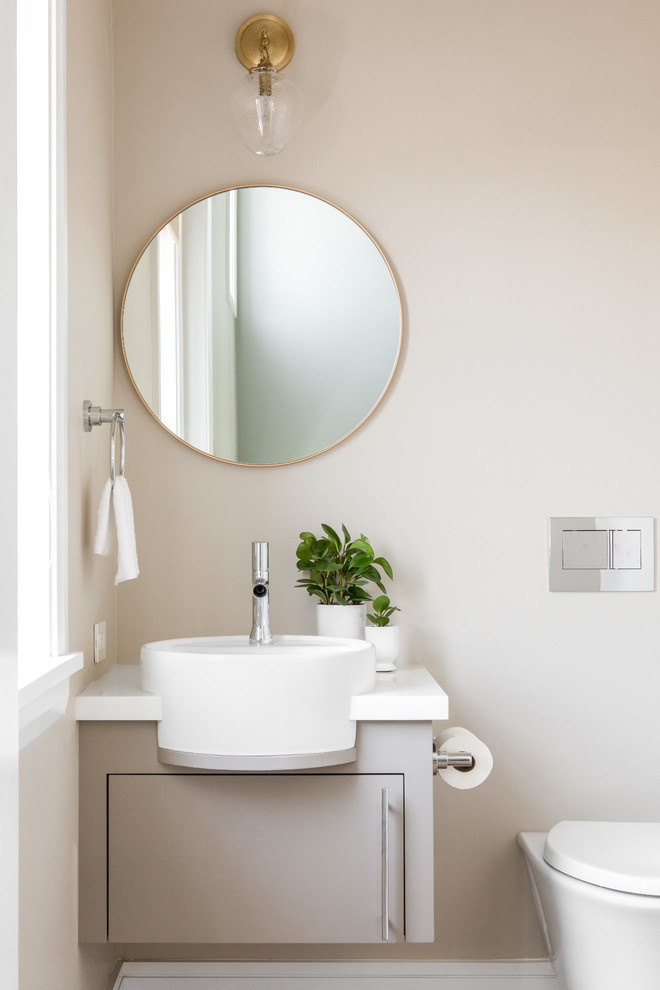 Inspiration for a transitional home design remodel in Orange County