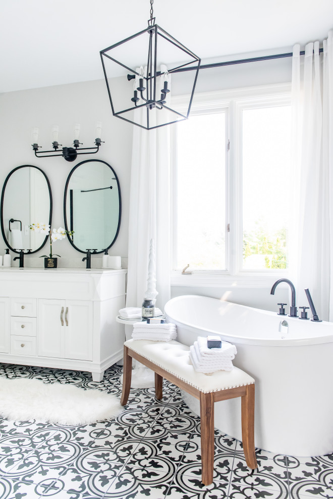 Home design - transitional home design idea in Toronto