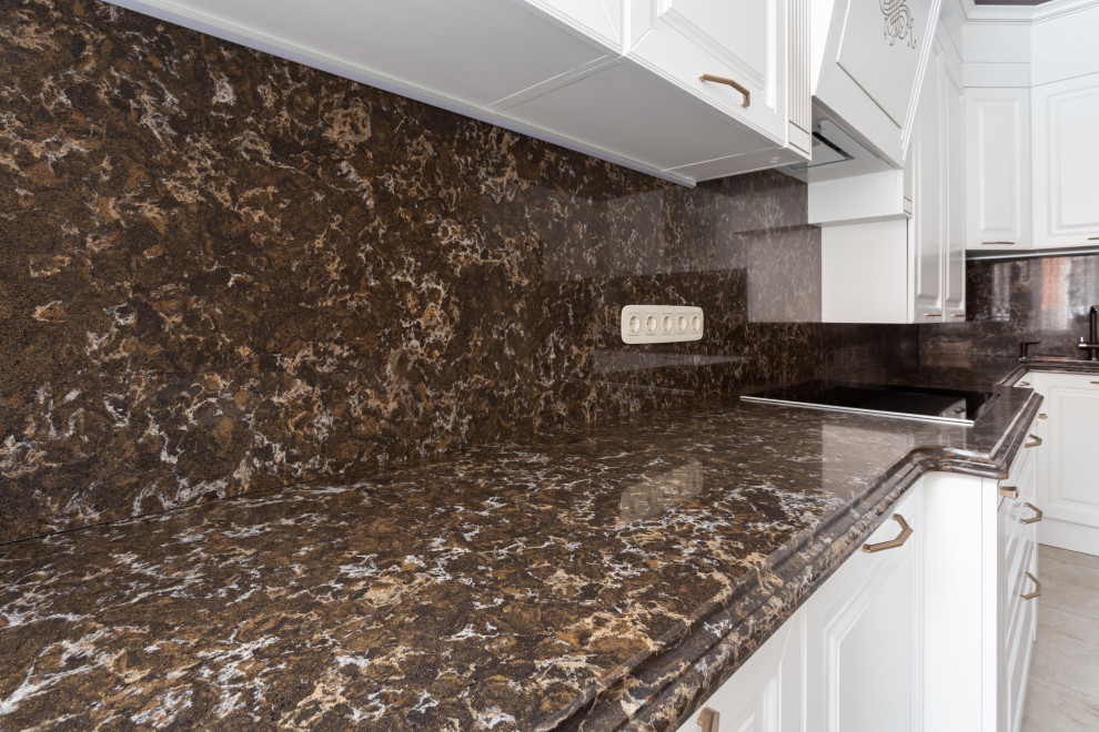 Угловая классическая кухня в КП Загорянка парк