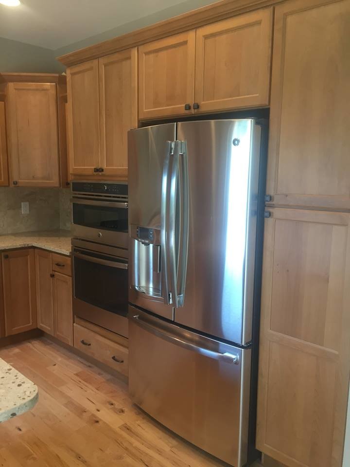 Mountain style kitchen photo in Cedar Rapids