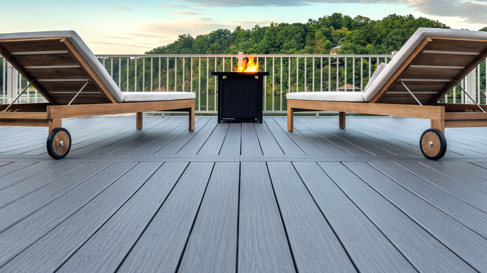 Inspiration for a transitional deck remodel in DC Metro