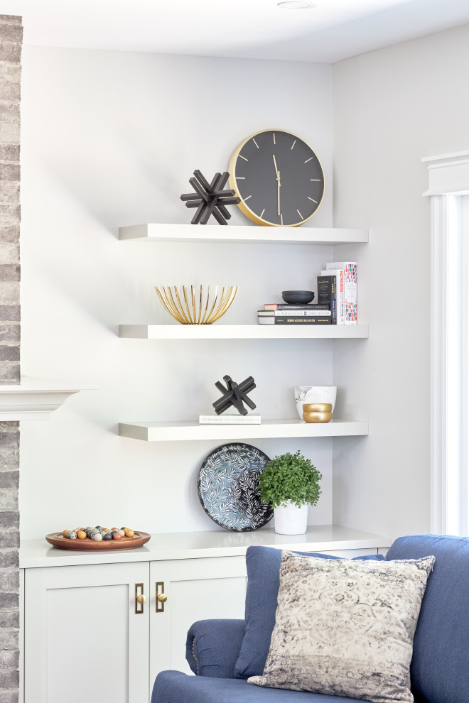 Home design - transitional home design idea in Toronto