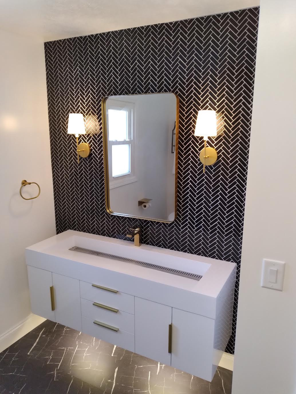 Inspiration for a powder room remodel in Chicago