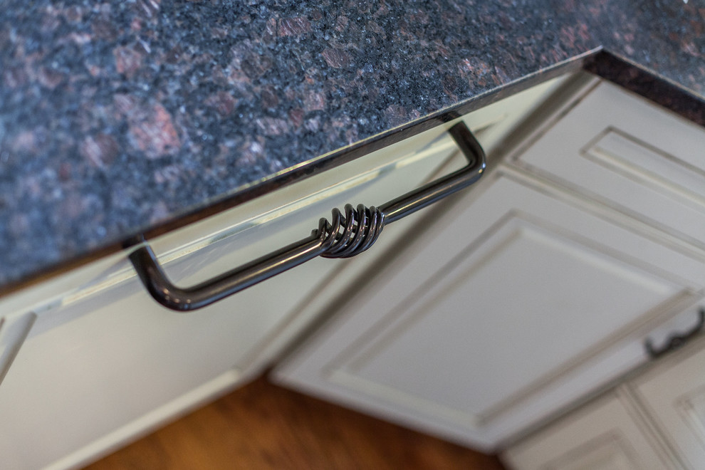 Inspiration for a transitional kitchen remodel in DC Metro