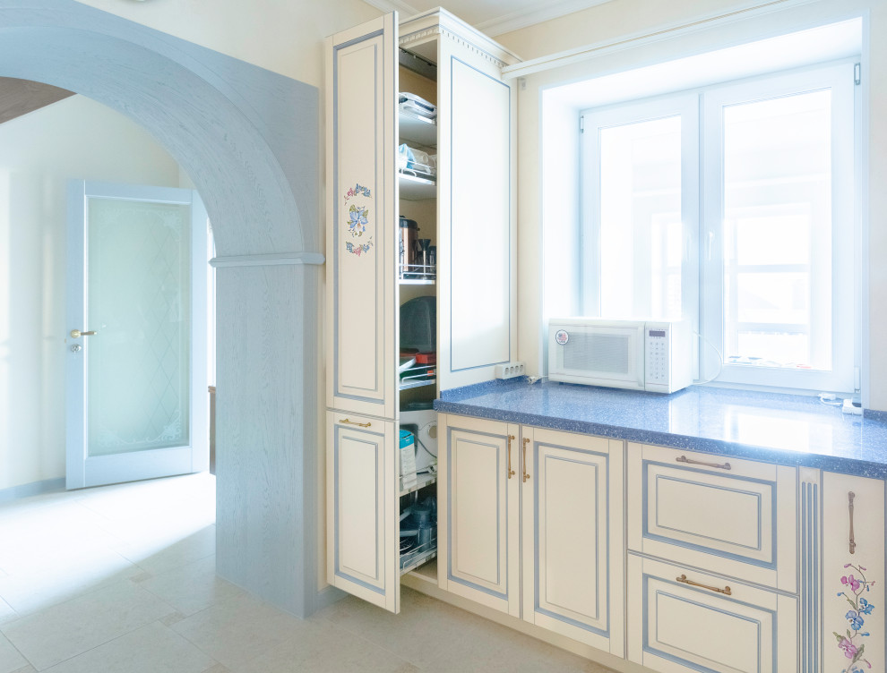 Кухонный гарнитур "Элина" крем с синей патиной