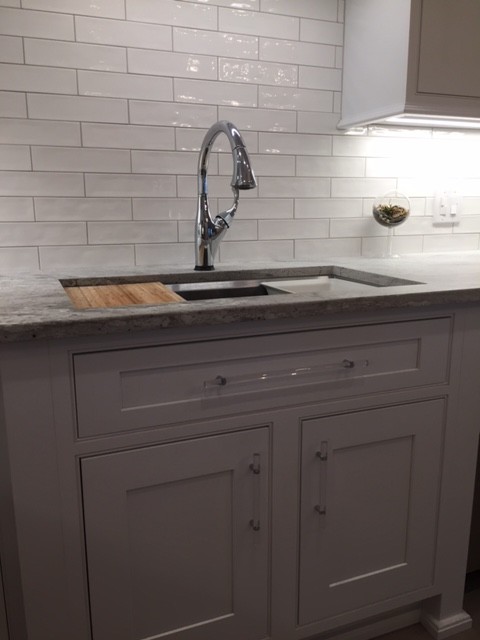 Kitchen - transitional kitchen idea