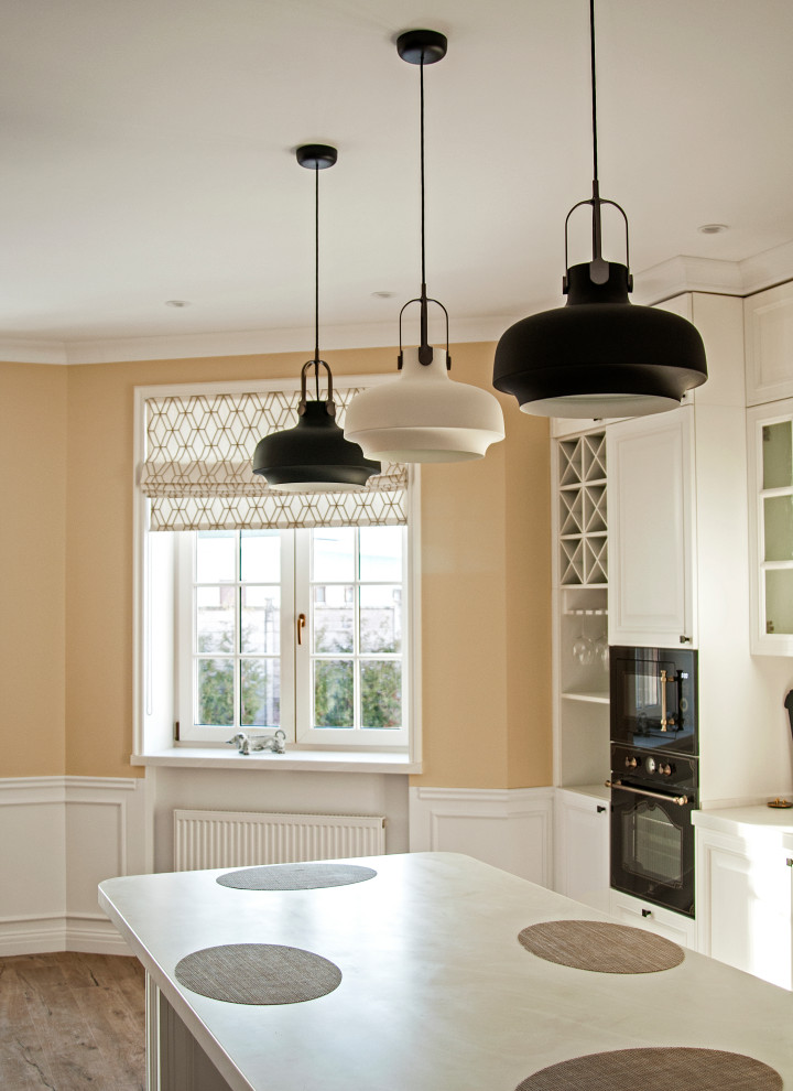 Римские шторы в классической кухне