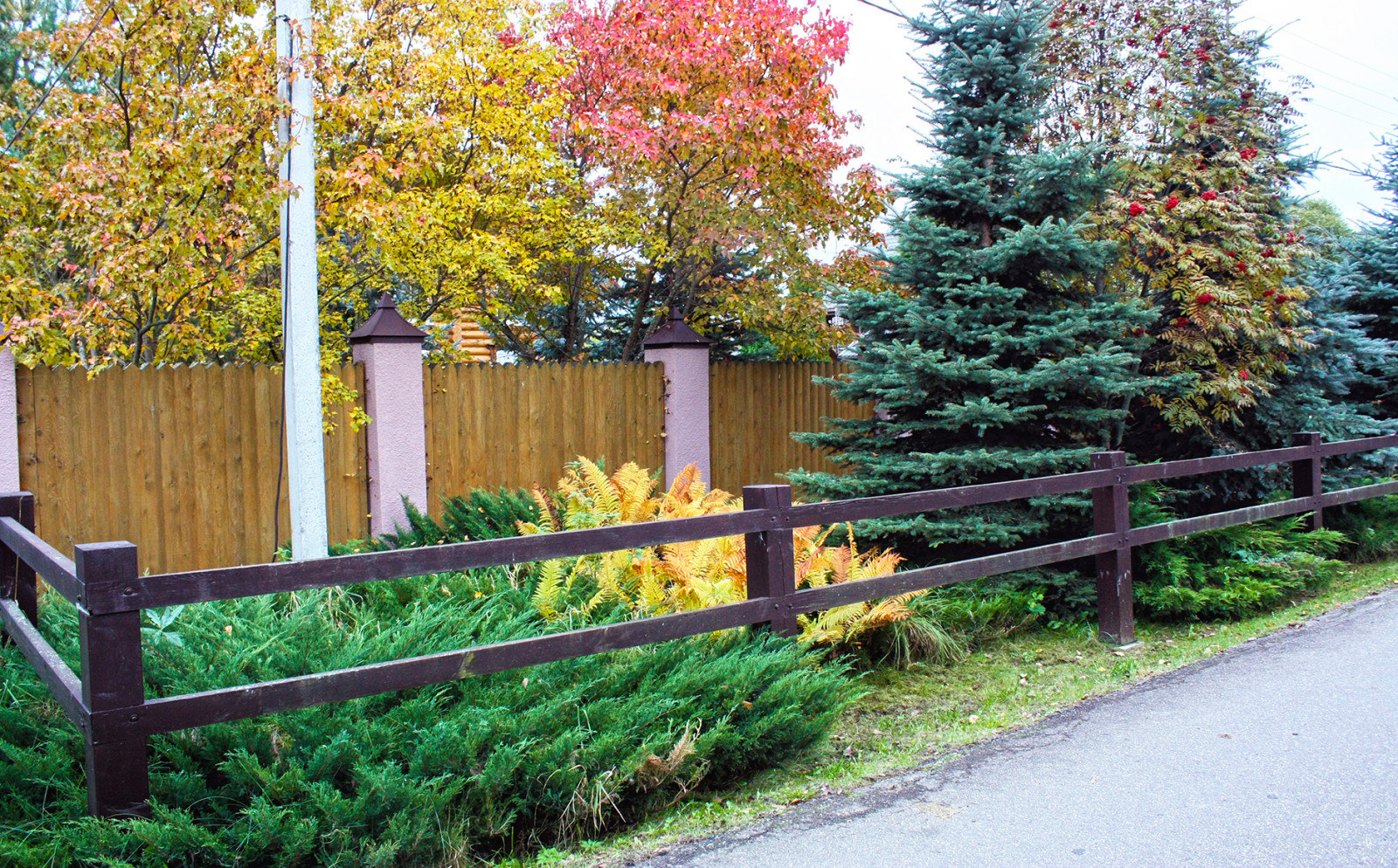 Ландшафтный дизайн участка в Кантри стиле в Завидово, Тверская область.
