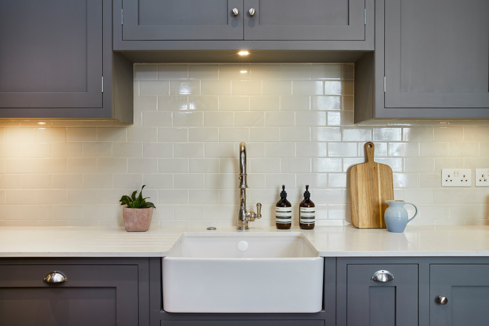 Inspiration for a classic kitchen in London.