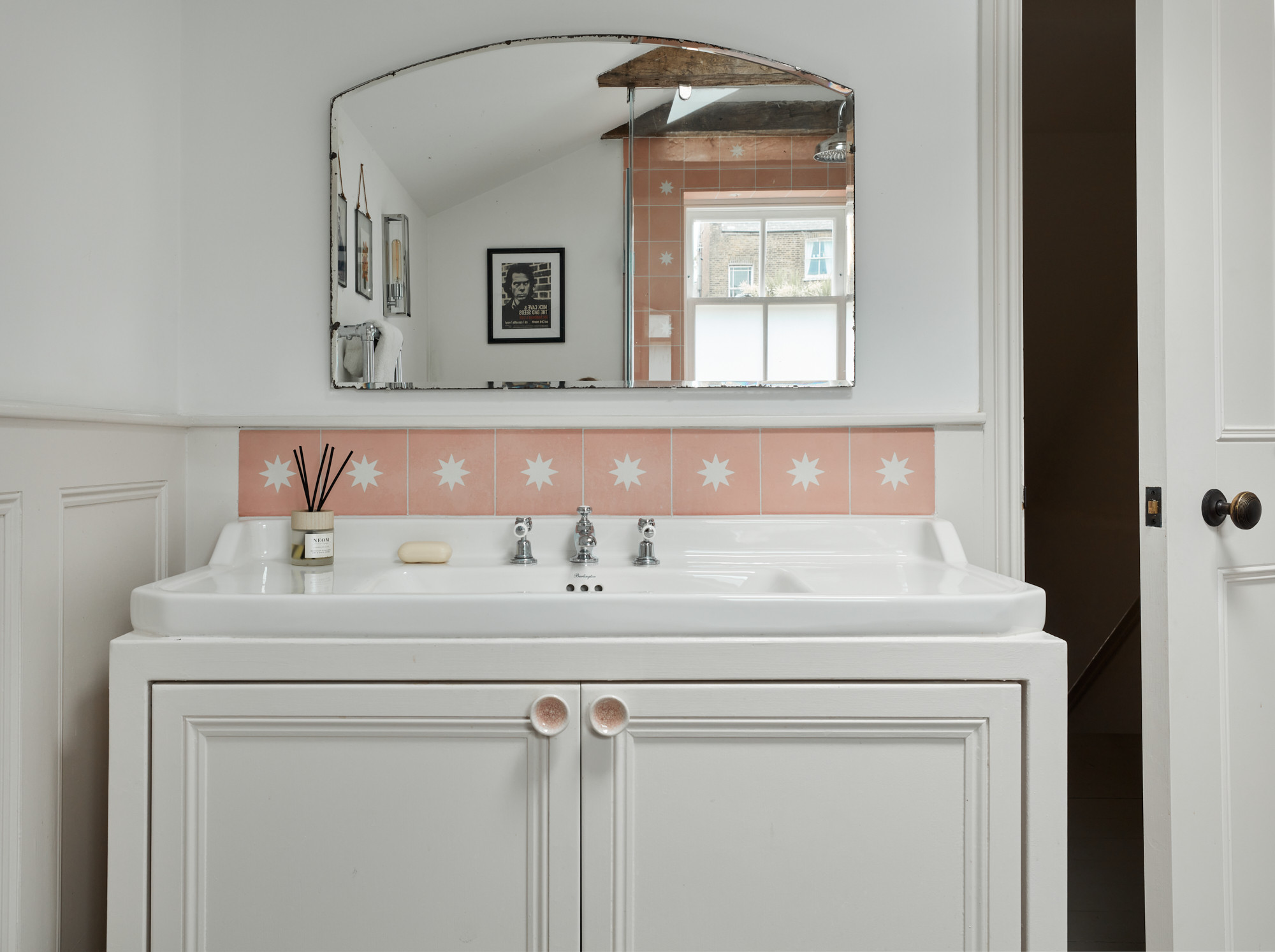 75 Small Exposed Beam Bathroom Ideas You'll Love - October, 2022 | Houzz
