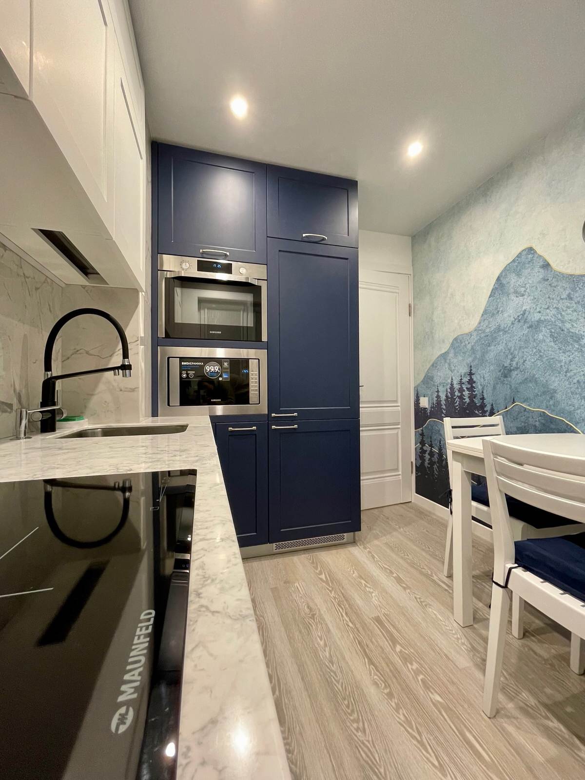 Кухня с выступом