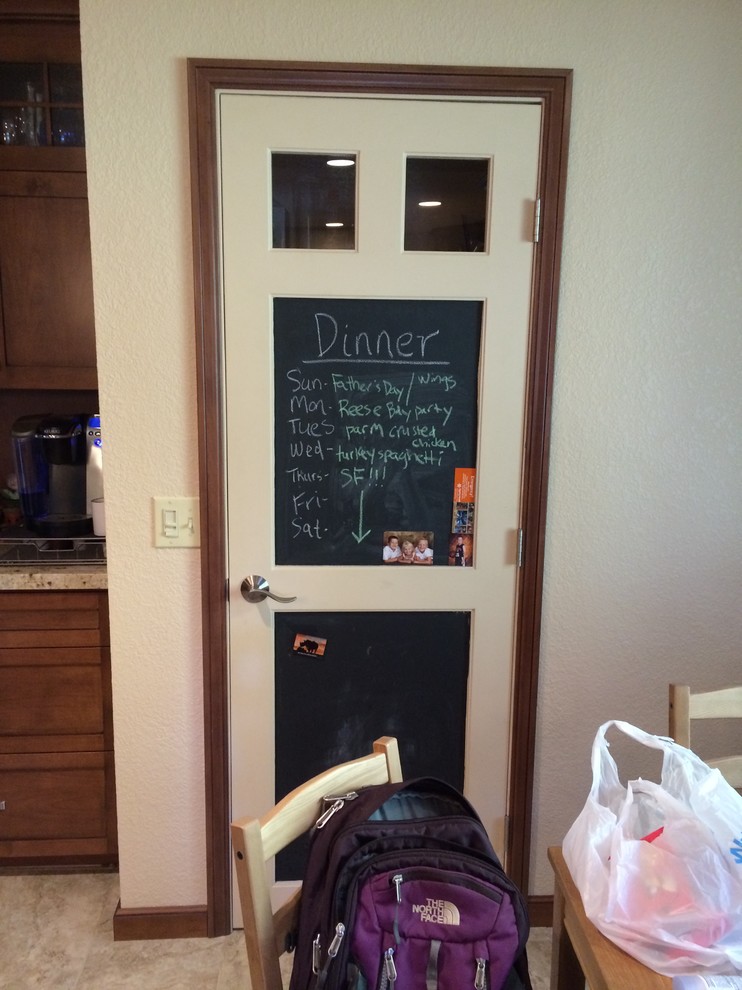 Elegant kitchen photo in Sacramento
