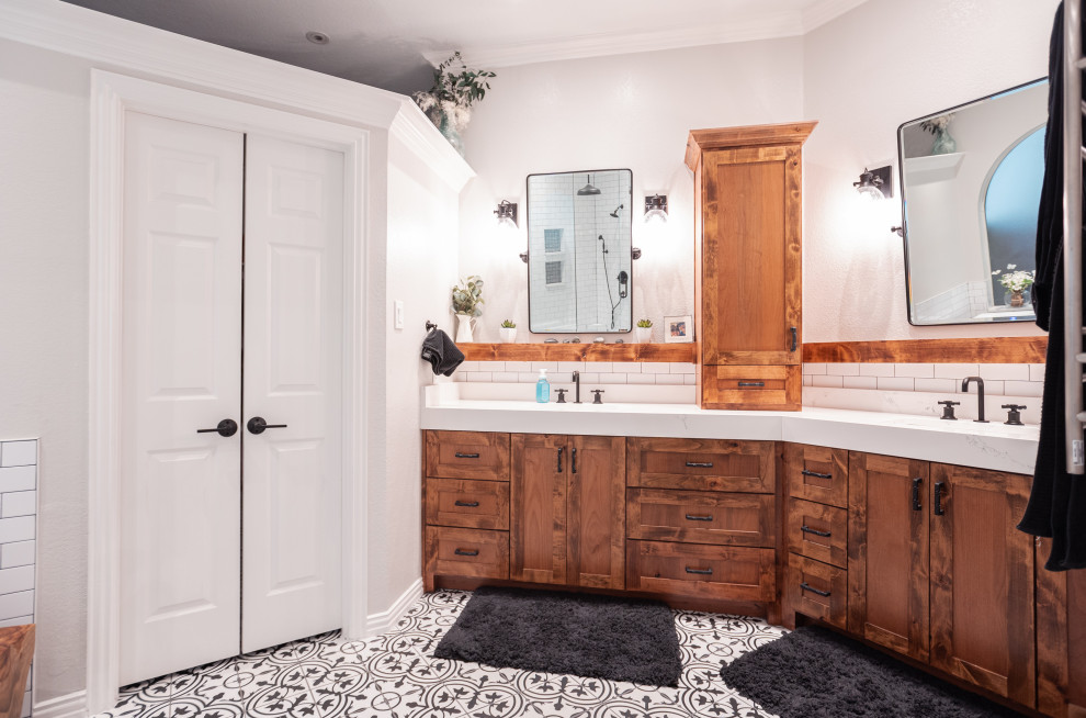 English Chestnut | Master Bathroom