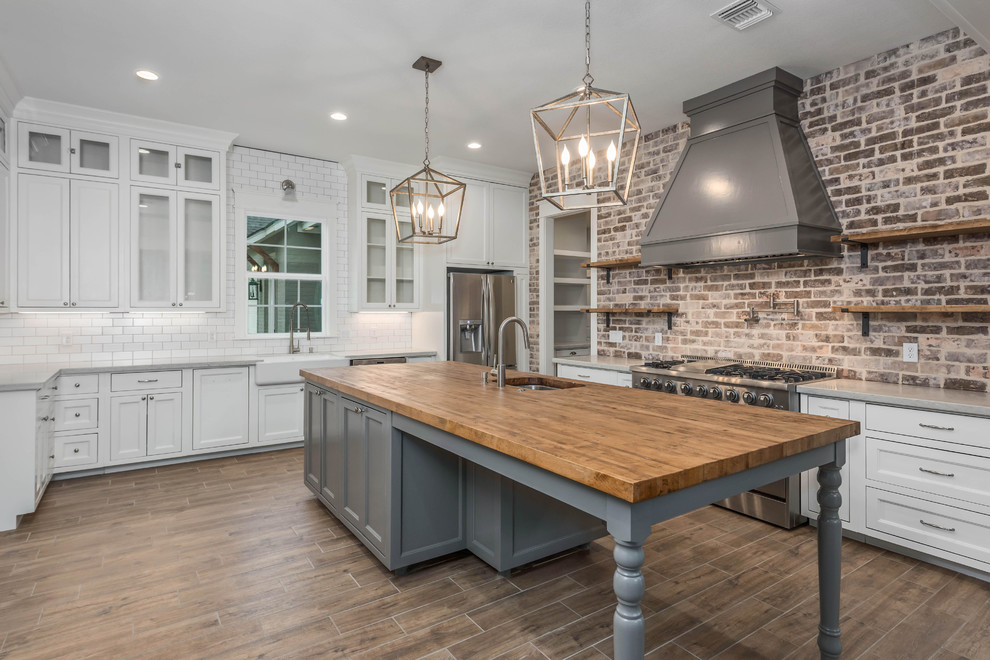 Indian Lakes Farmhouse