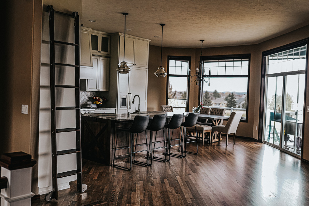 Home design - transitional home design idea in Seattle