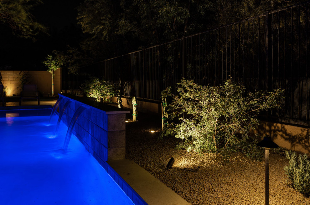 Transitional pool photo in Phoenix