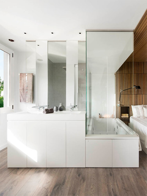 Transversal Expression modern-badezimmer