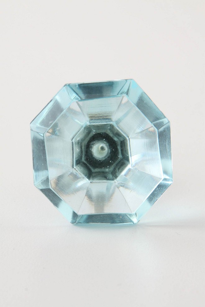 Diamond-Cut Knob