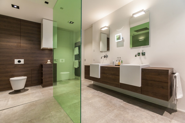 Badezimmer mit grünen Akzenten - Modern - Badezimmer - Sonstige - von