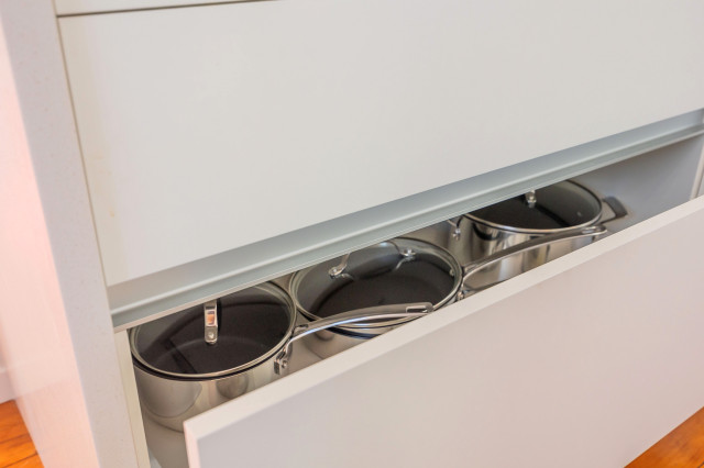 Extrusion Handles eclectic-kitchen