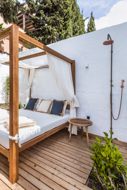 LOMAS DEL MARBELLA CLUB coastal-deck